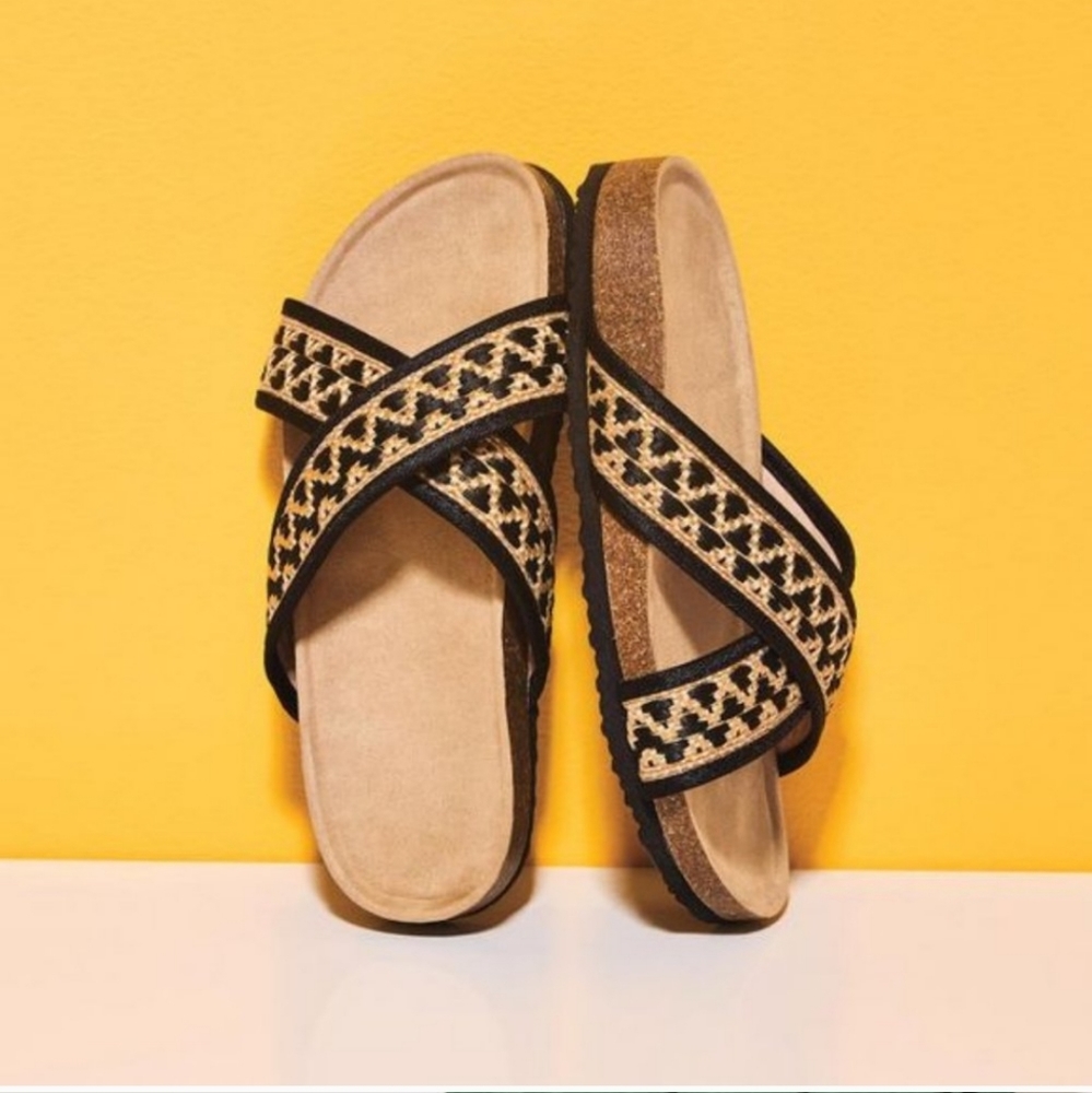 BOHO Comfort Criss Cross Sandals Size 9 NWT